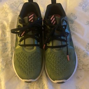 Pair of ADIDAS EDGE BOUNCE in brand new condition.